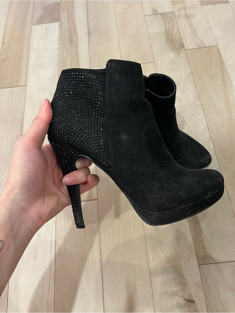 Le chateau - Black Suede Rhinestone Heel Ankle Booties